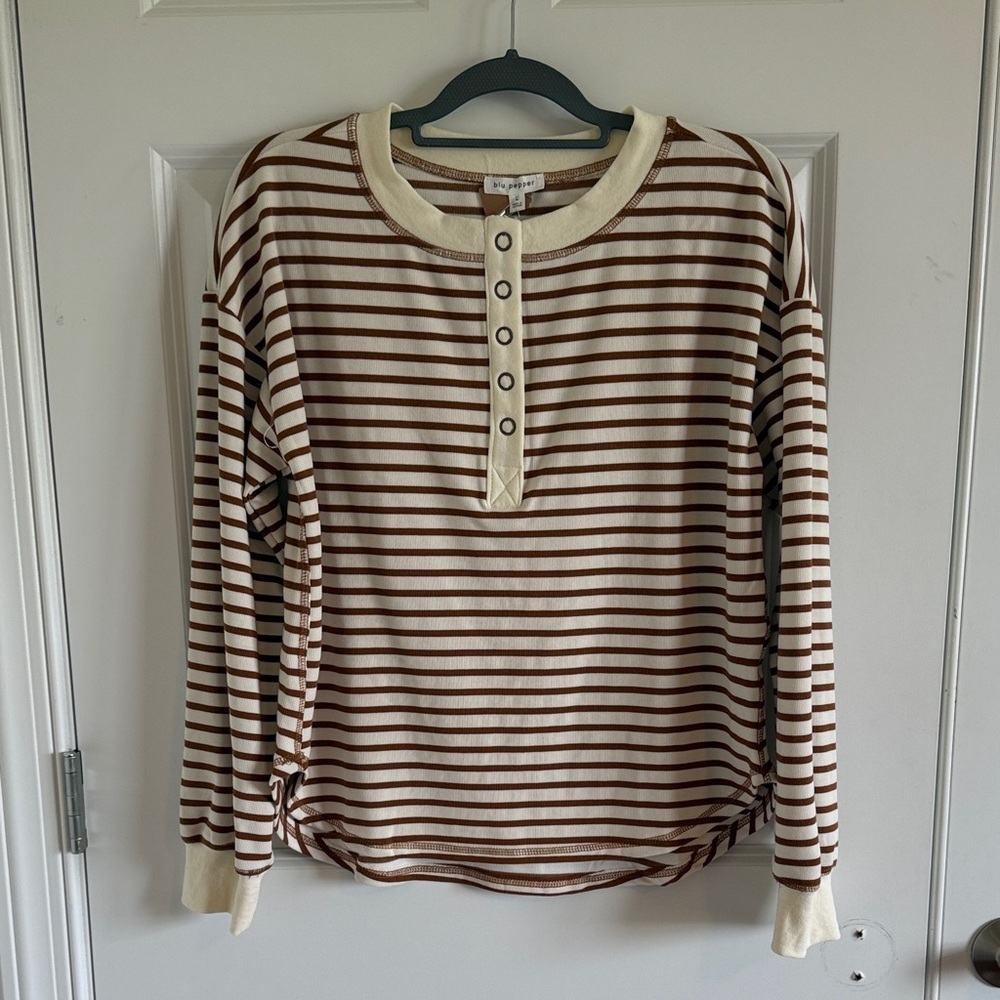 NWT Blu Pepper Striped Henley Top in Cream and Brown Large